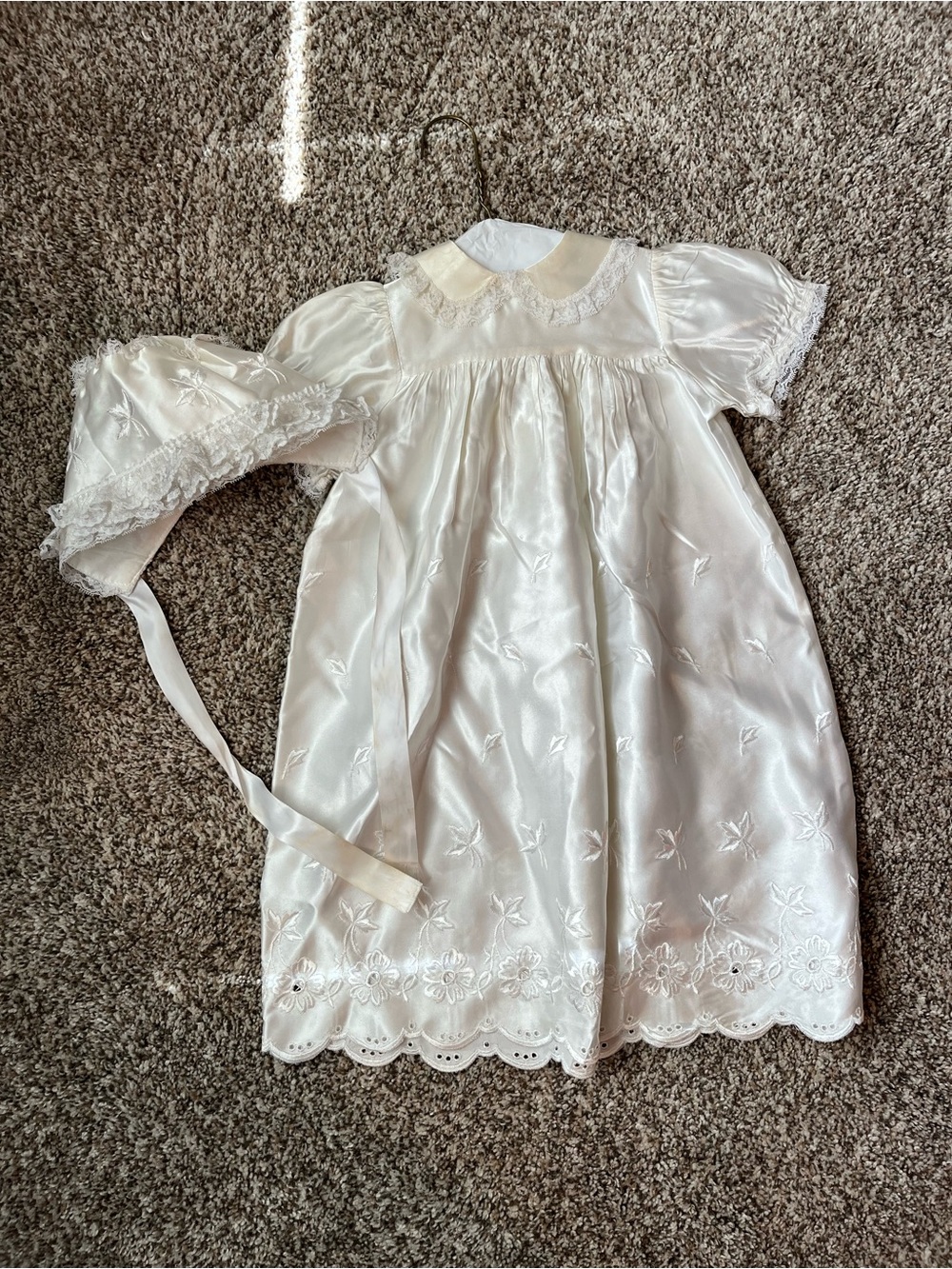 Vintage baby girl christening gown size 6-9 months with matching bonnet Madonna